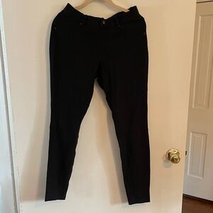 HUE Classic Black Skinny Pants